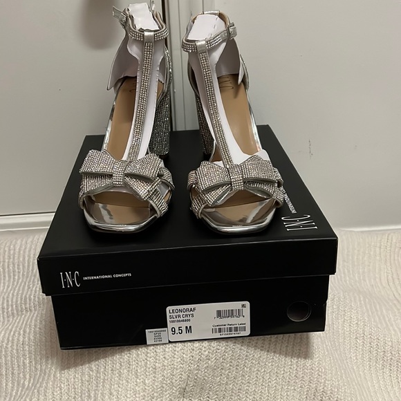 I.N.C International Concepts Silver Crystal Heels Size 9.5 - Picture 1 of 4